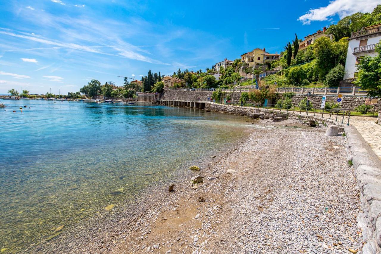 Beautiful Apartment House On The Seaside Ика Экстерьер фото